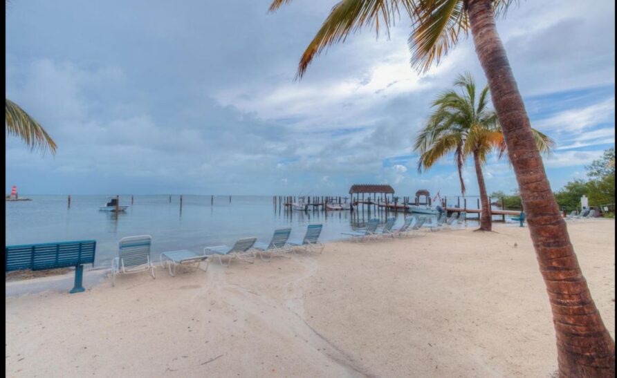 Beachfront Villa Casa Aurora